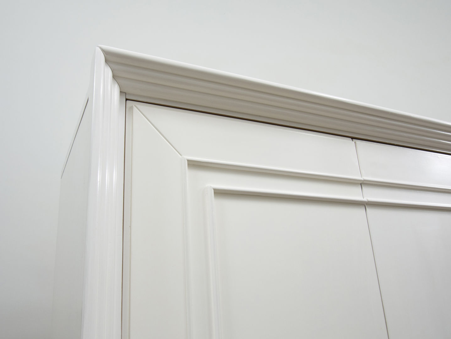 Weißer Kleiderschrank mit zwei Türen | EBANISTERIA GAMBELLA