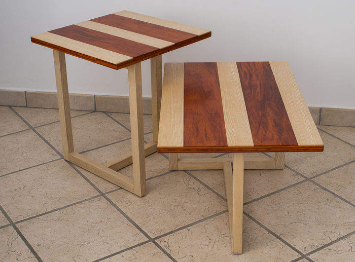 Coppia di Tavolini in legno di Frassino e Padouk