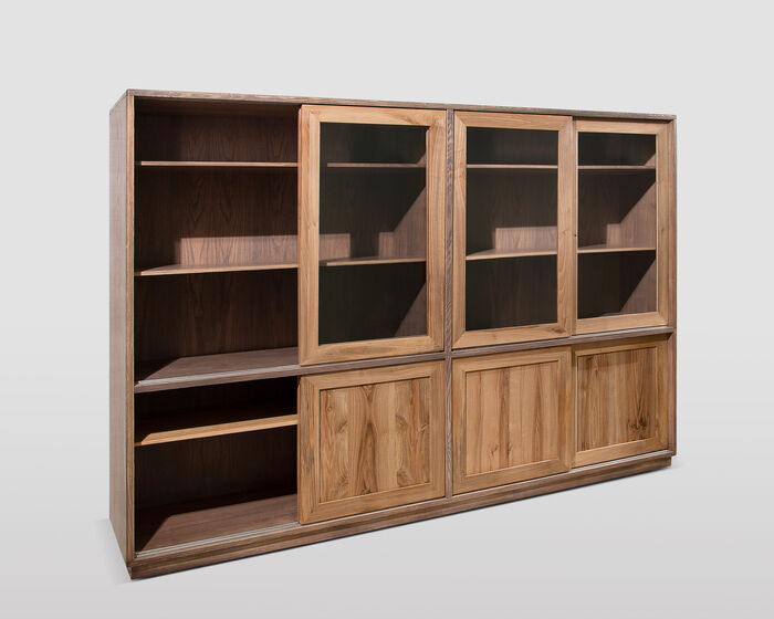 Moderne Schiebetüren-Bücherregal aus Eschen- und Nussbaumholz