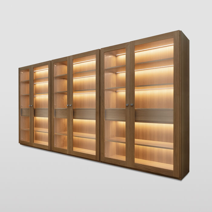 Handgefertigtes modernes Eichenholz-Bücherregal mit LED-Beleuchtung