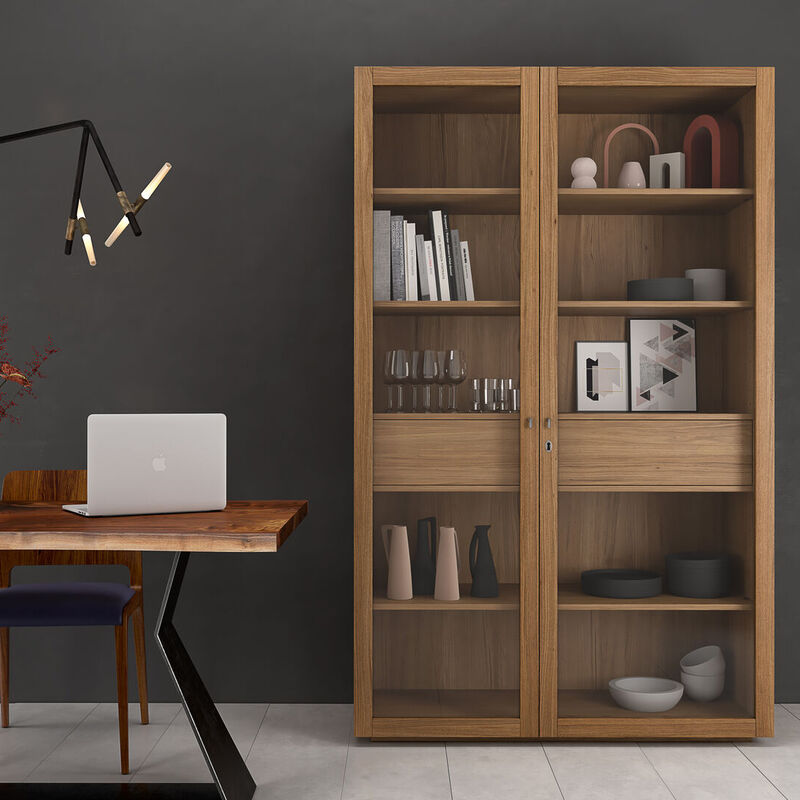 Asymmetrischer Schrank  