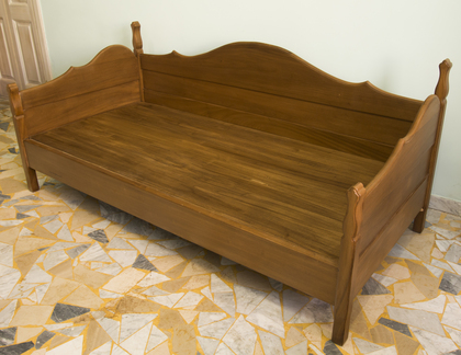 Walnut Bench Bed