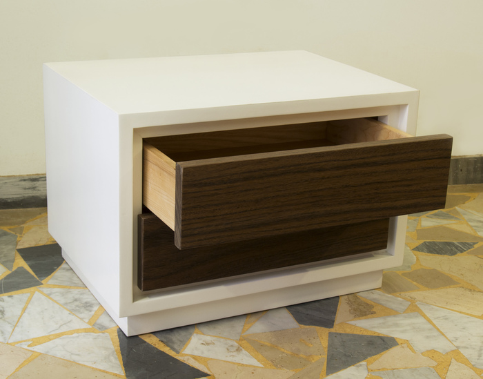 Schubladenschrank in Weiß und Walnuss 