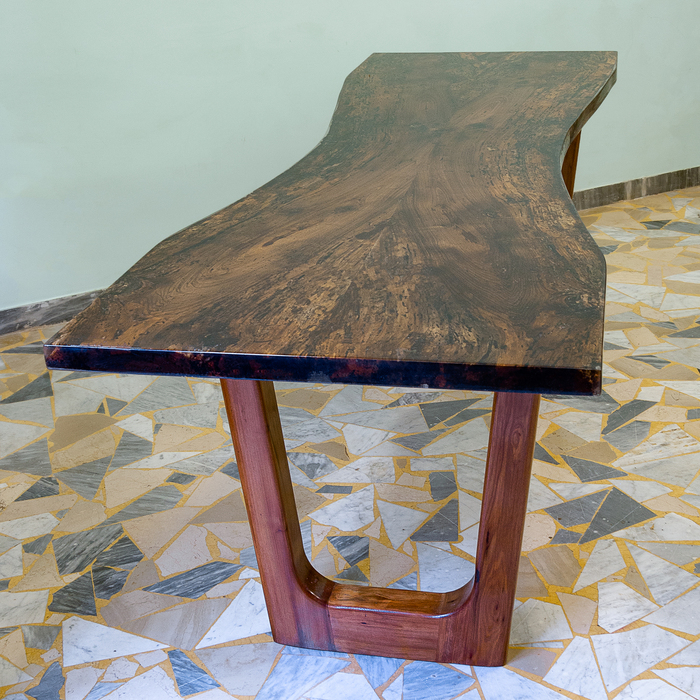 Tavolo in resina con legno di briccola