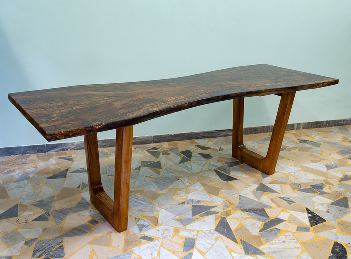 Tavolo in resina con legno di briccola