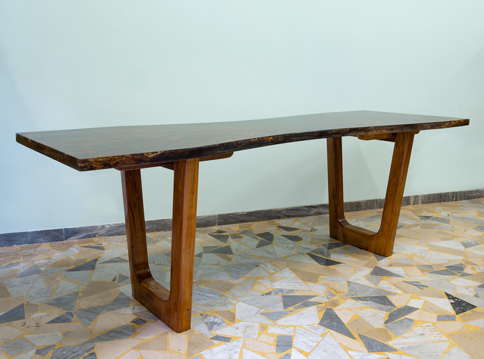 Tavolo in resina con legno di briccola