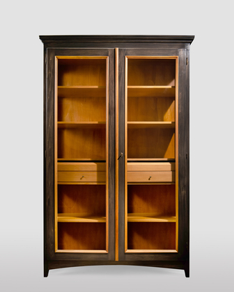 2türige, schlammfarbige Vitrine