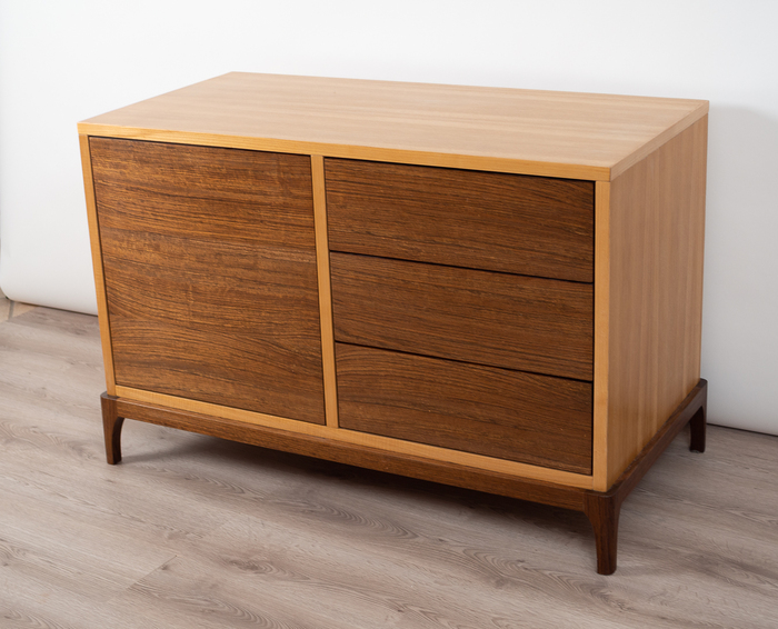 Madia stile minimal in rovere e noce