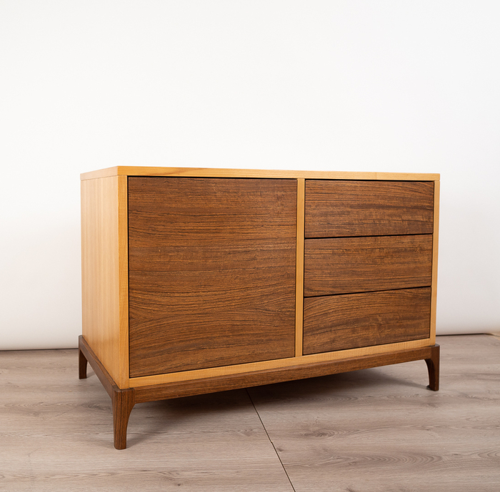 Madia stile minimal in rovere e noce