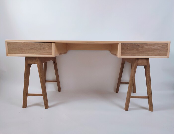 Schreibtisch im skandinavischen Stil