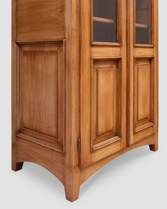 Bücherschrank mit zwei Türen