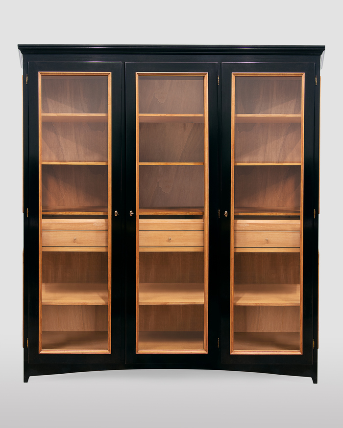 3-türige Vitrine in Schwarz und Walnuss-Farbe