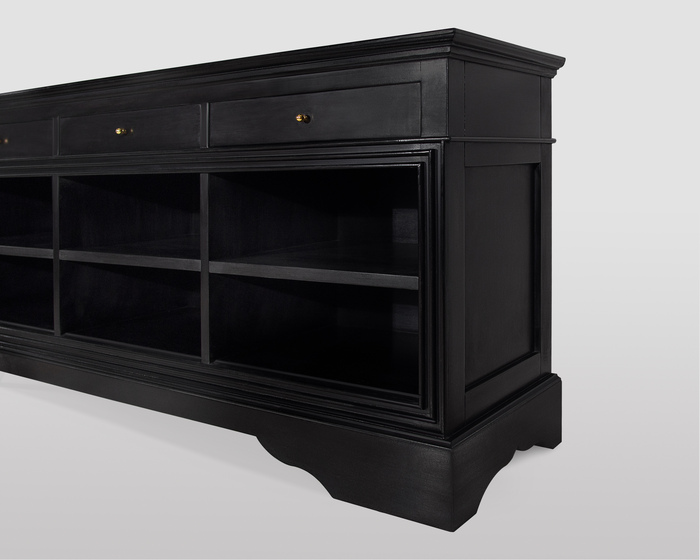 Handgemachter TV-Möbel aus massivem Tiglienholz mit Schubladen und nachhaltigen Oberflächen