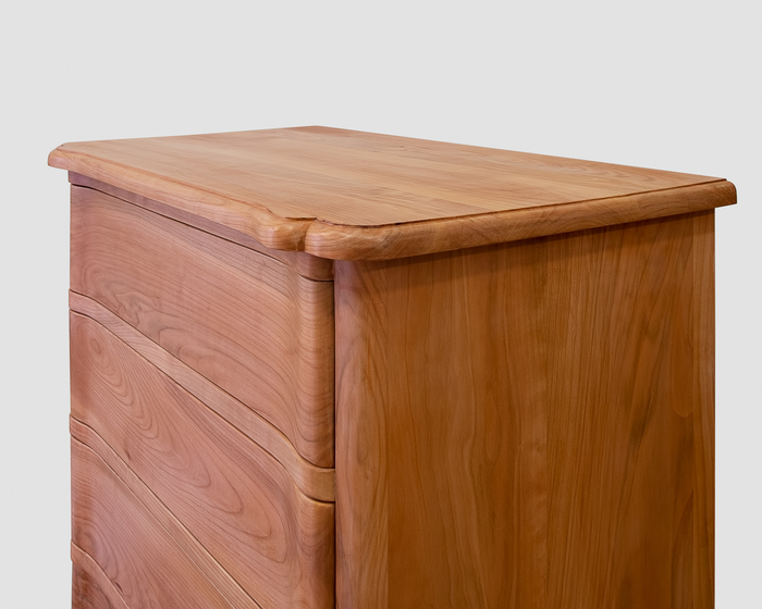 7-Laden Kommode aus Kirschenholz
