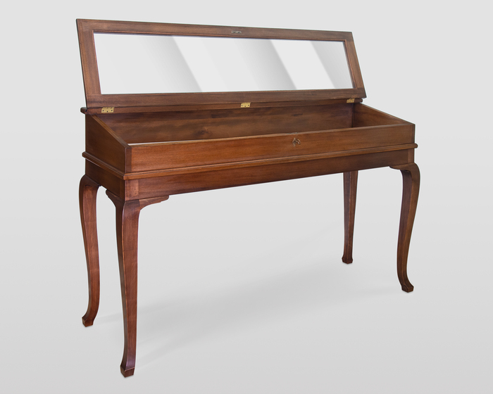 Vetrina con piano a ribalta