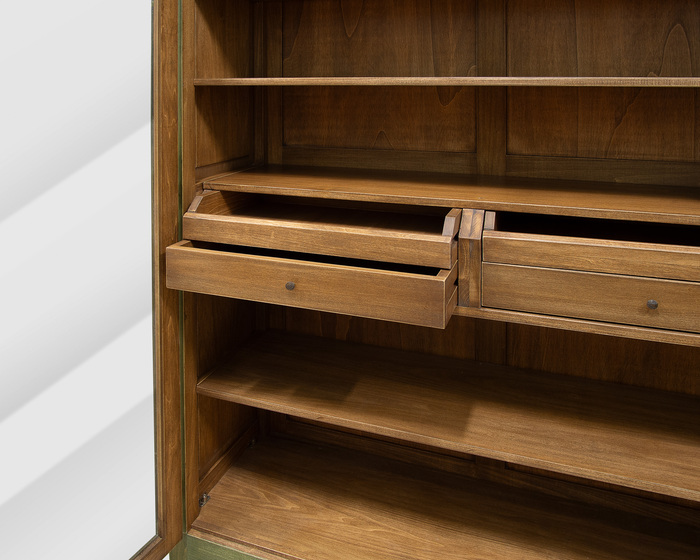 Grüner Bücherschrank