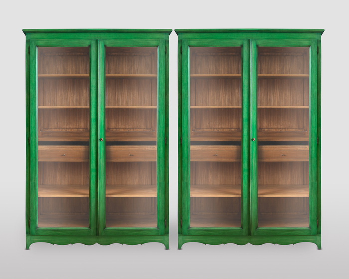 Grüne Bücherschränke