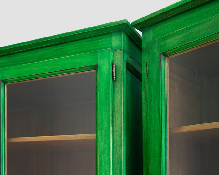 Grüne Bücherschränke