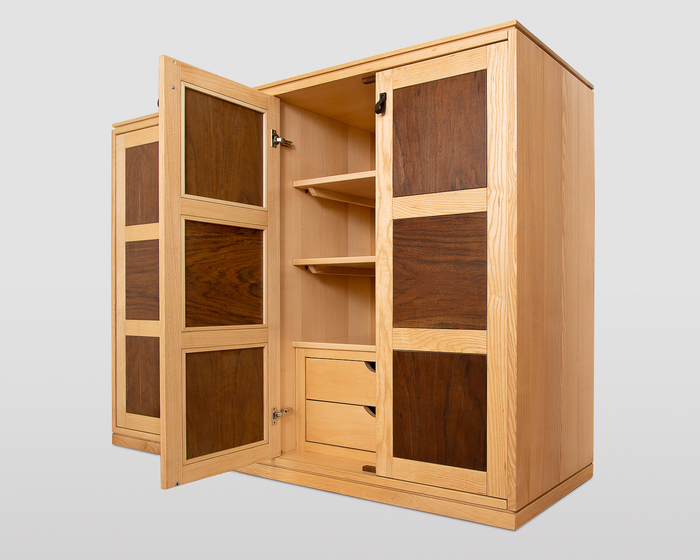 Scandinavian style 4-doors closet