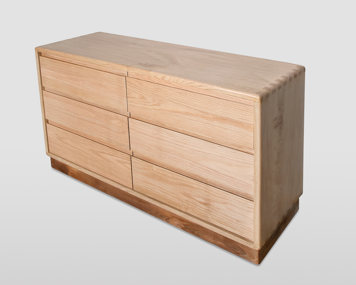 Designer-Kommode mit Nuten und Federverbindungen