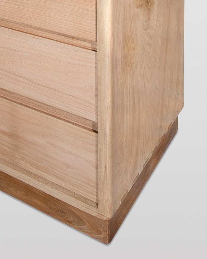 Designer-Kommode mit Nuten und Federverbindungen