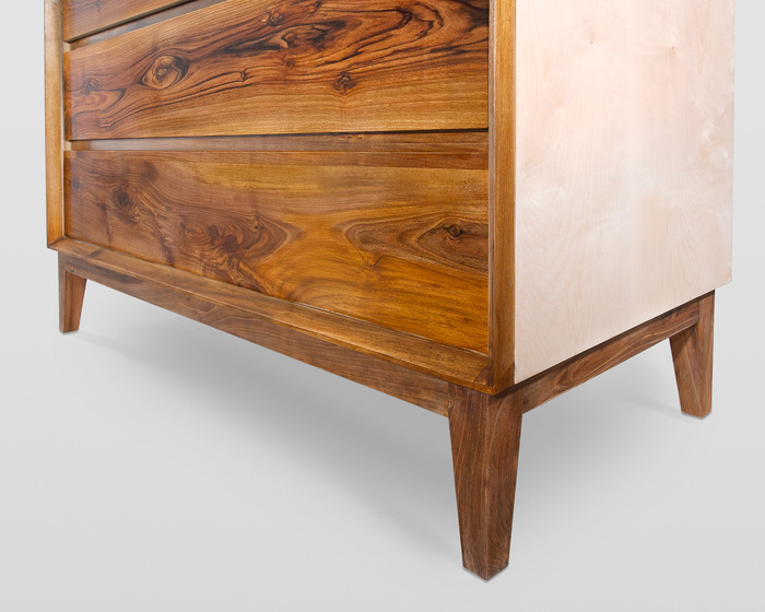 Cassettiera in Noce ed Acero