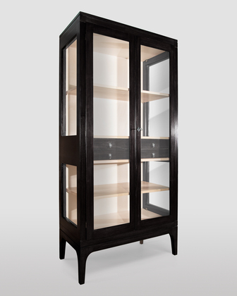 Schwarze Vitrinette im skandinavischen Stil