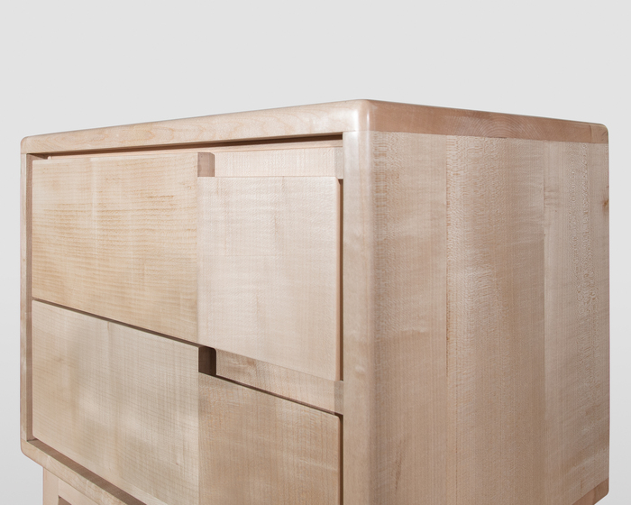 Comodino Artigianale Scandinavo in Acero Massello con Due Cassetti