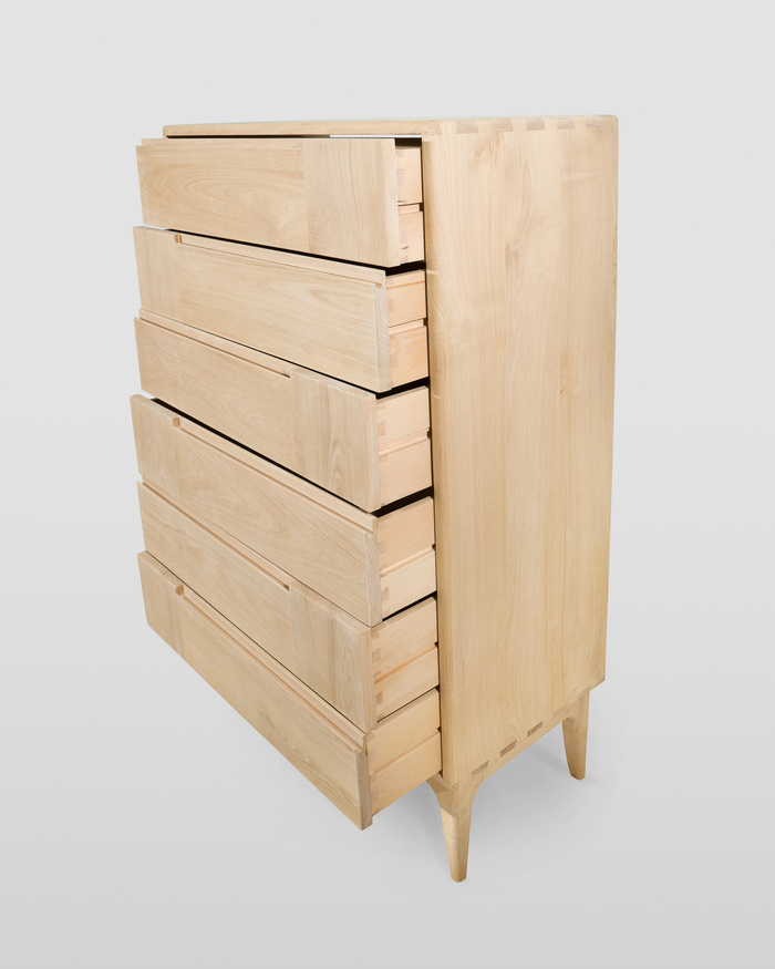 Cassettiera stile scandinavo con sei cassetti