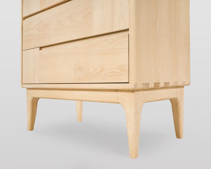 Cassettiera stile scandinavo con sei cassetti