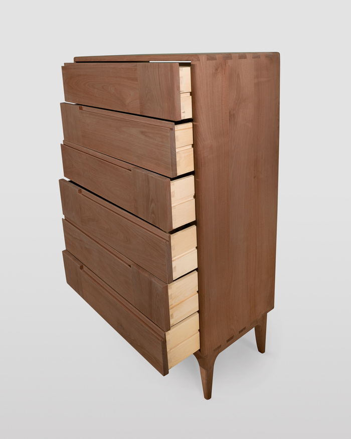 Cassettiera stile scandinavo con sei cassetti