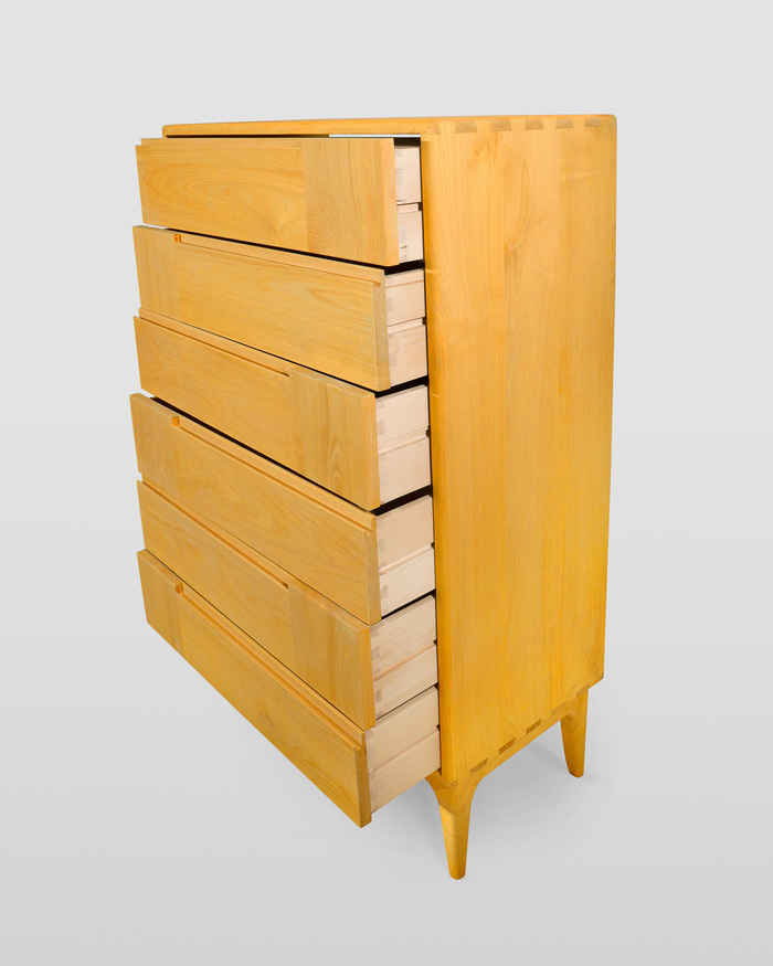 Cassettiera stile scandinavo con sei cassetti