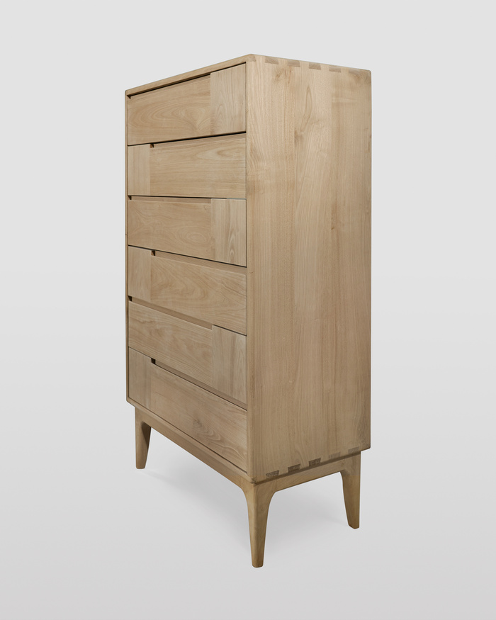 Cassettiera stile scandinavo con sei cassetti