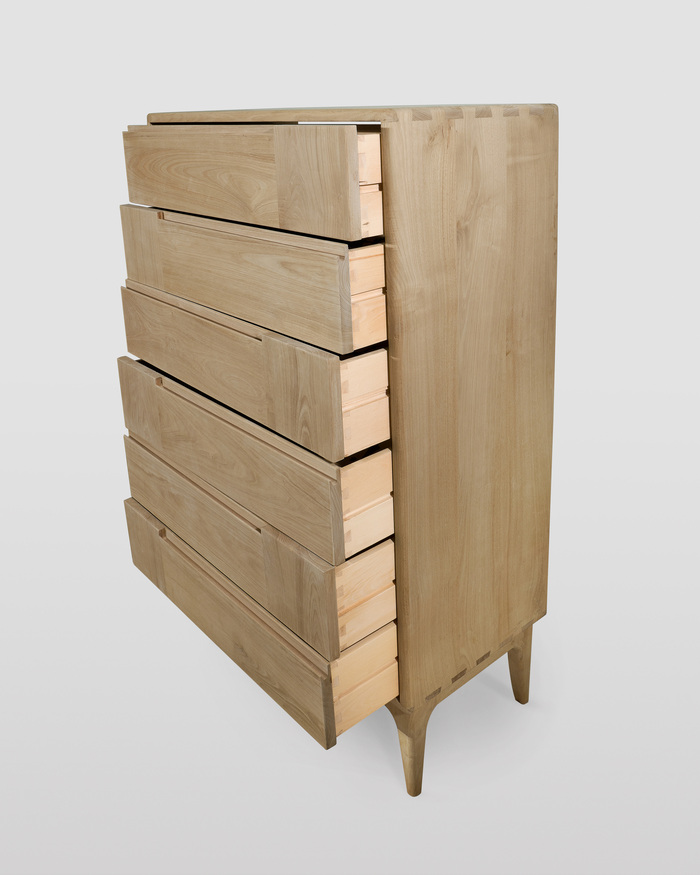 Cassettiera stile scandinavo con sei cassetti