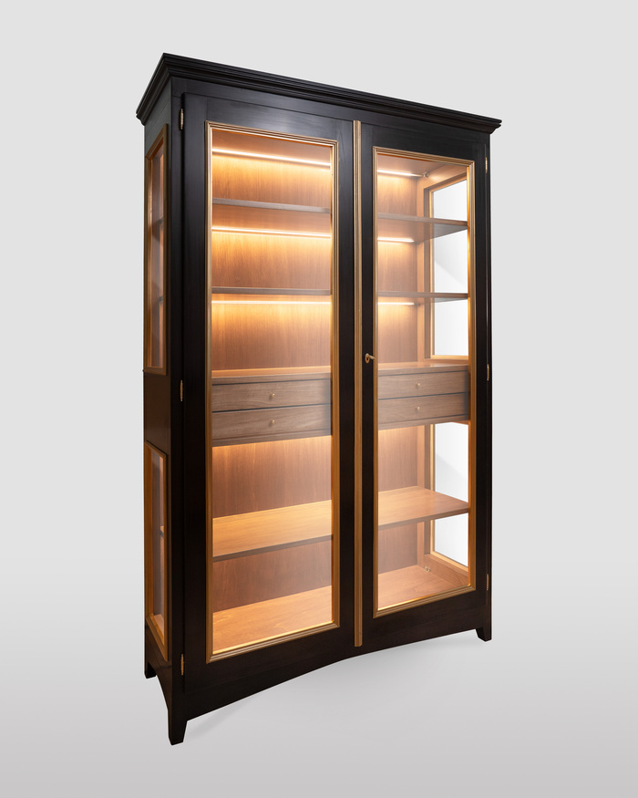 Vetrina color nero con luci led