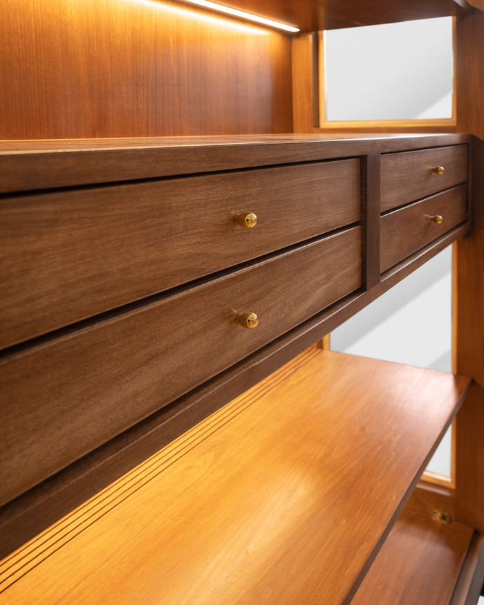 Vetrina color nero con luci led