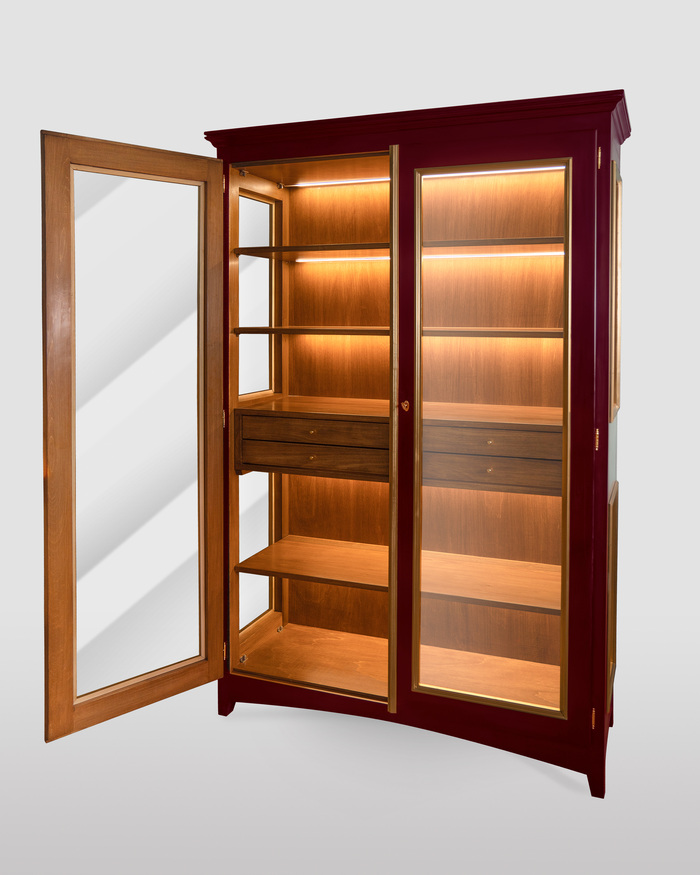 Vetrina due ante color borgona con luci LED