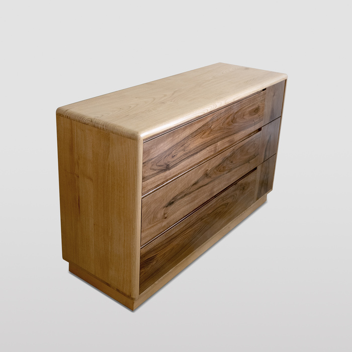 Cassettiera Minimalista in Noce Massello