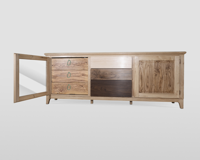 Holz-Sideboard mit zwei Türen und drei Schubladen