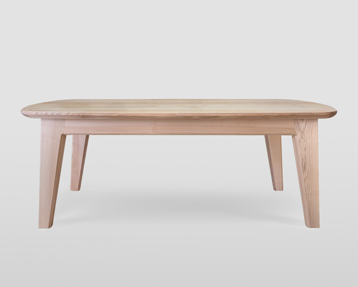 Handgefertigter Esstisch aus massiver Esche im modernen Stil