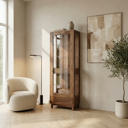 Minimalistischer Vitrinenschrank aus Walnussholz