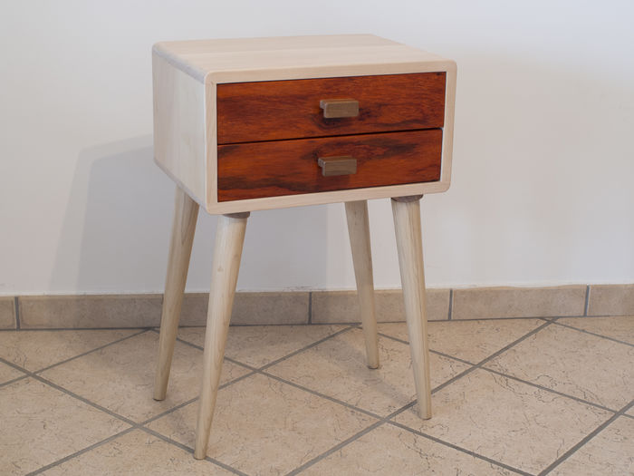 Comodino personalizzabile in stile anni 50