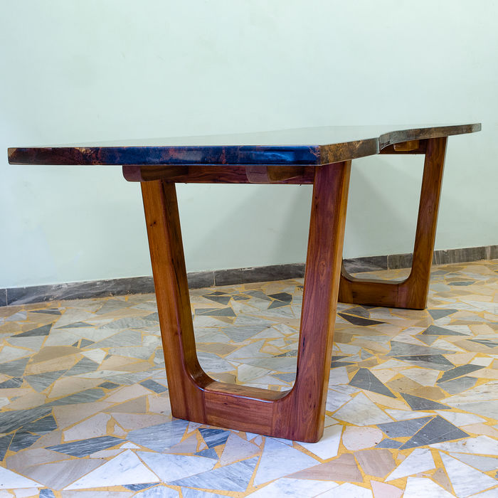 Tavolo in resina con legno di briccola