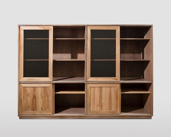 Moderne Schiebetüren-Bücherregal aus Eschen- und Nussbaumholz