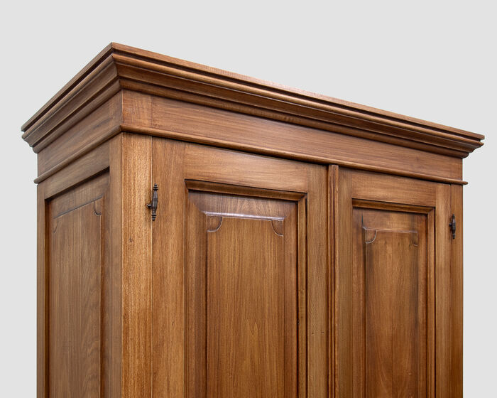 Rustic 2-Doors Closet