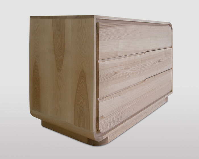 Kommode aus Eschenholz