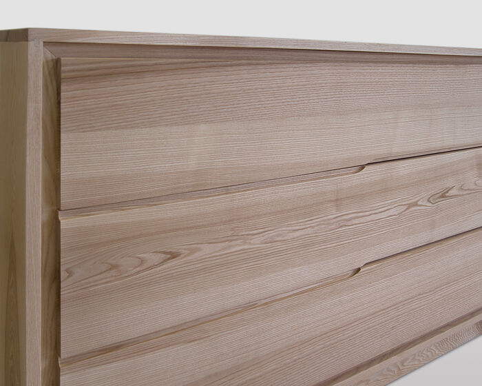 Chest of drawers in ash wood
