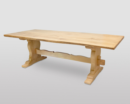 Rustikaler Tisch aus Kastanienholz
