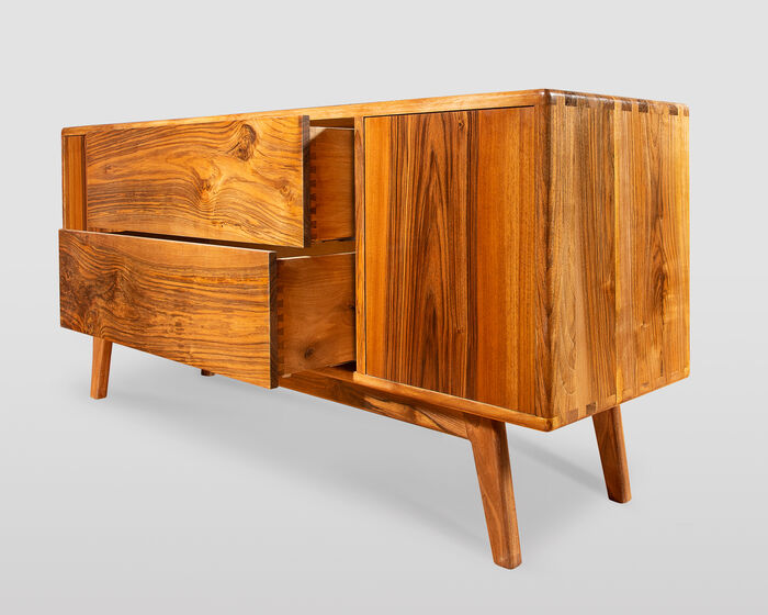 Skandinavische Sideboard aus Nussbaum