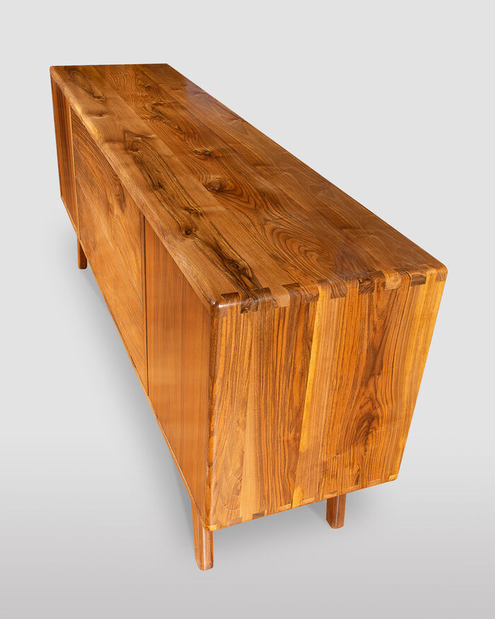 Skandinavische Sideboard aus Nussbaum